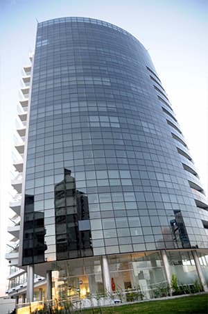 Edificio Alexander ubicado en la parada 3 de La Mansa