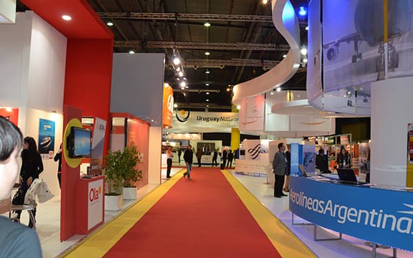 El stand de Uruguay se desarrolló sobre una superficie de 500 metros cuadrados con un innovador diseño totalmente abierto que priorizó una temática integral del país