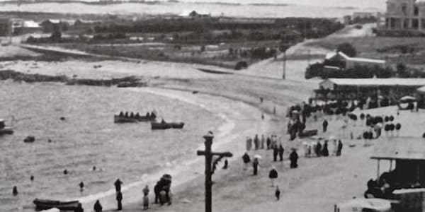 Al comienzo de su intendencia, Juan Bautista Gorlero tenía un pueblo. Con su gestión fue convirtiéndose poco a poco en su ciudad. Por ejemplo, con la construcción del Hotel Biarritz, que gobernaba la vista de ese principio de siglo.