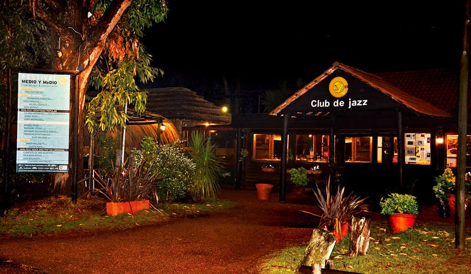 Medio y Medio, mucho más que un restaurante