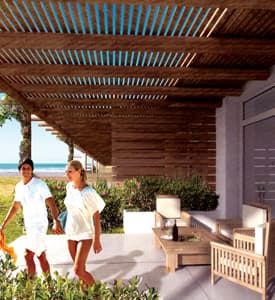 Departamentos con salida al mar, 4 hás. sobre arena, beach club