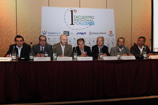 Santiago Unanían, Director de  Desarrollo Económico e Integración Regional - División Turismo de la Intendencia de Montevideo, Jorge Camaño, Director Nacional de Hidrografía, Antonio Carámbula, Viceministro de Turismo y Deporte de la República, Oscar de los Santos, Intendente de Maldonado, Horacio Díaz, Director de Turismo, Alberto Díaz y Julio Pérez