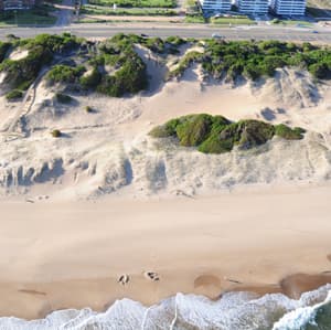 Blancas arenas de la Playa Brava
