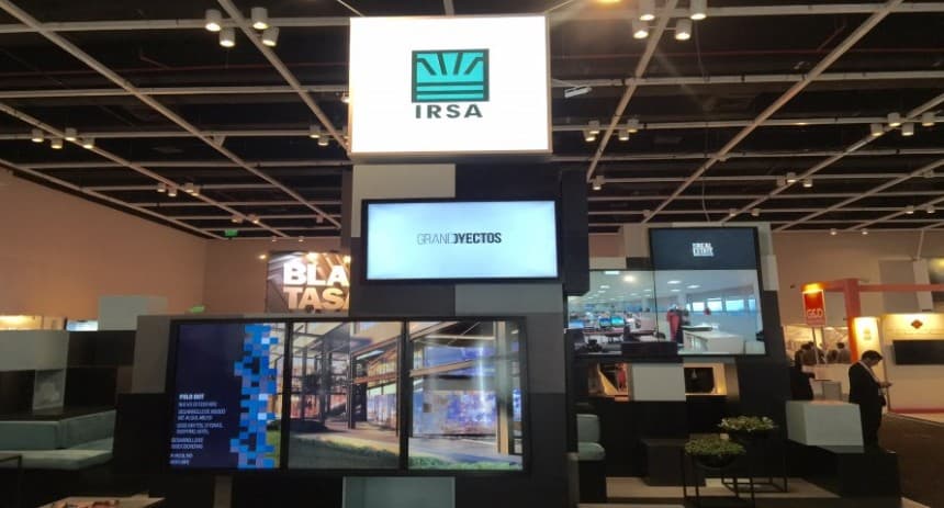 Stand de Irsa, sociedad comercial de capitales argentinos y uno de los grupos inmobiliarios más grandes de la Argentina.