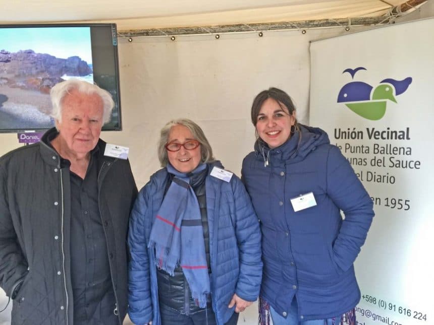 El presidente de la Unión Vecina de Punta Ballena, Malcolm MacCormack; la Secretaria Selva Ferreres	
