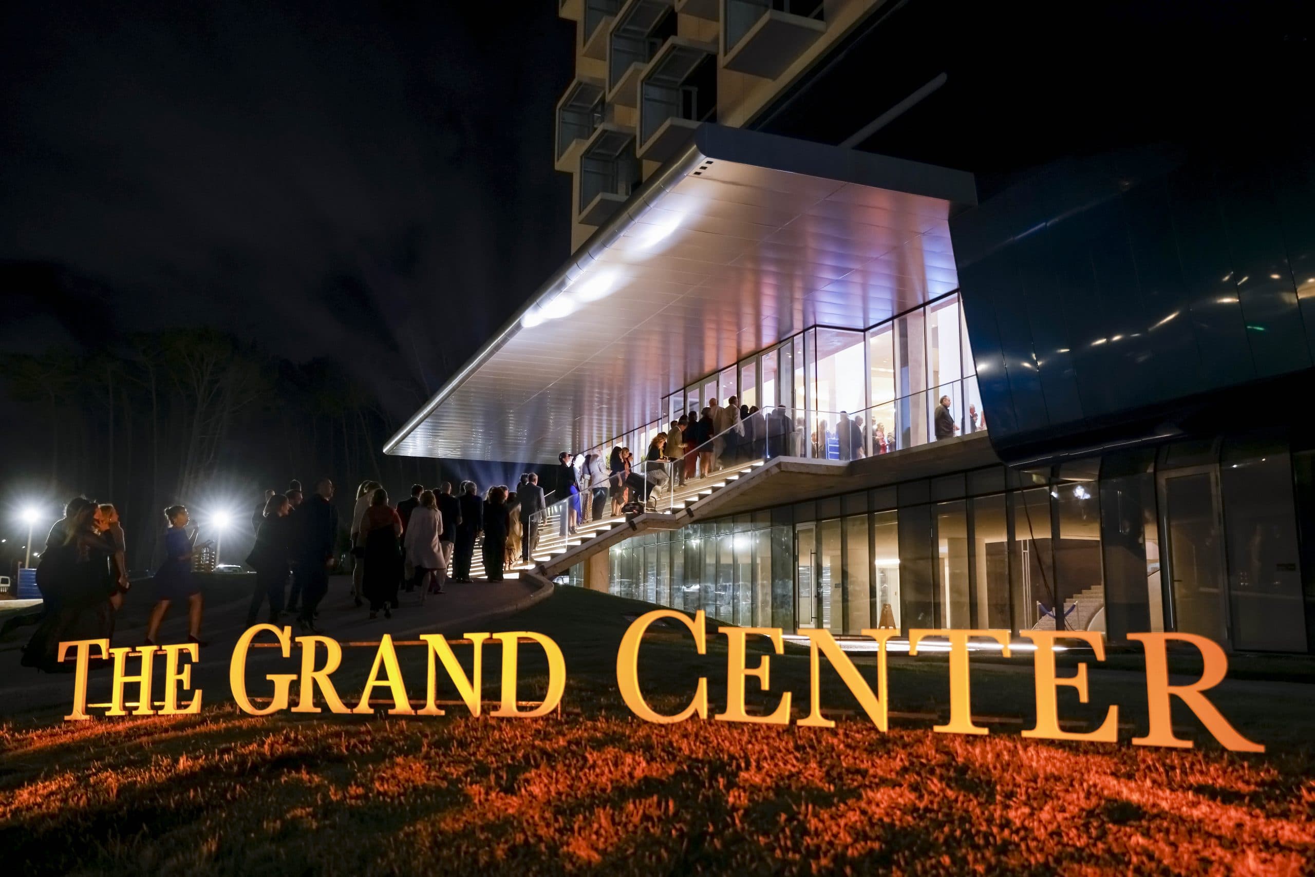 The Grand Center – HUMA Rooftop Bar & Lounge: el nuevo centro del universo esteño