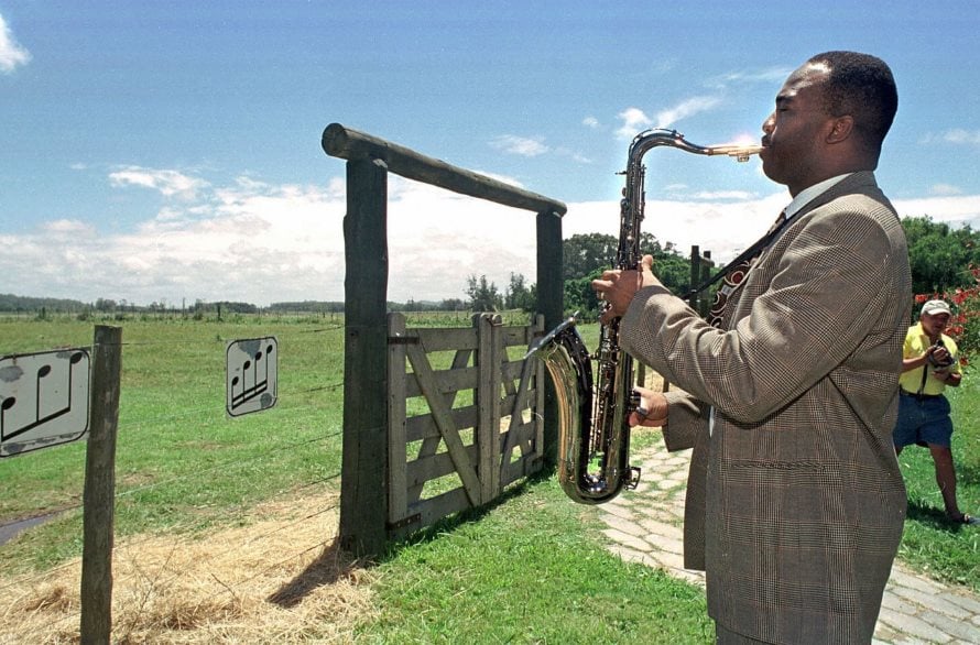 thumbnail_James Carter