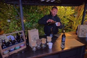 Andres creador de la Cerveza artesanal de San Carlos BCB