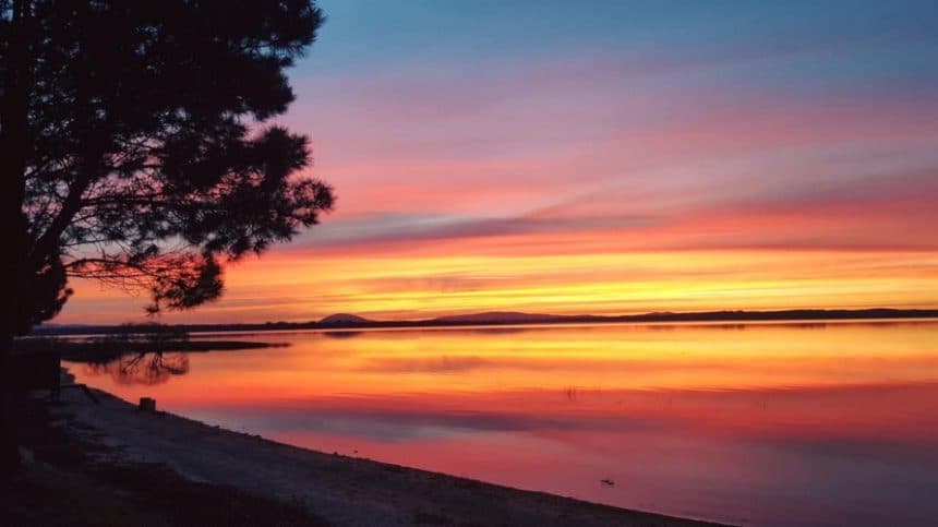 Un espectacular atardecer en Laguna del Sauce...