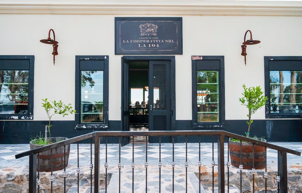 De Narbona a La Plantación by Pacha Cantón: la reinvención del almacén de campo