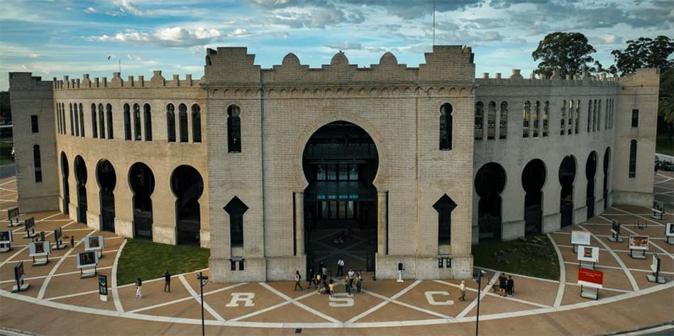 Espacio Arte: Un Faro Cultural en la Plaza de Toros de San Carlos