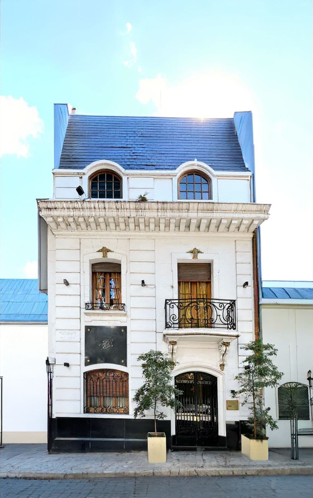 La esencia elevada de la belleza – Dr. Juan Carlos Elías