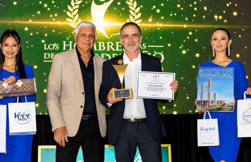 Punta del este internacional HOLD los hombres mas destacados del ano 2026 juan herrera2 – premio anuario regalo Punta del este internacional HOLD los hombres mas destacados del ano 2026 juan herrera2 – premio anuario regalo